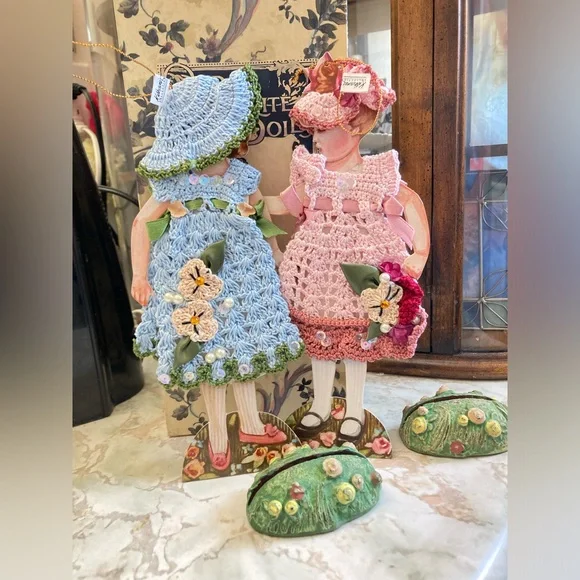 2 Paper Dolls Crochet Clothes Hats Stands Christmas Ornaments Wayne M. Kolenski - Picture 14 of 16